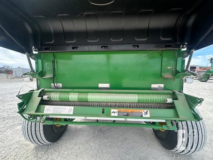 2019-john-deere-560m-image-18