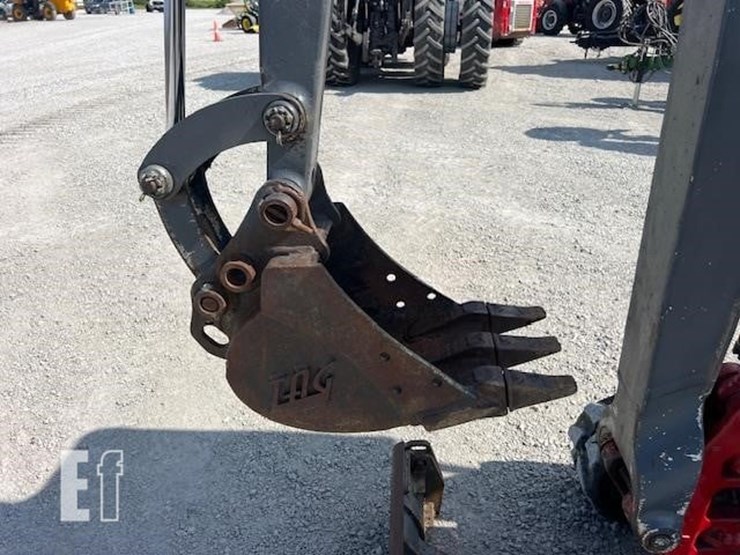 takeuchi-tb216-image-13