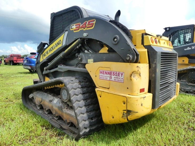 new-holland-c345-image-3