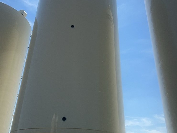 concept-7,500-bu.-hopper-bin,-equipped-with-bin-fan-with-3-phase-agi-grainguard-10-hp-electric-motor.-image-17