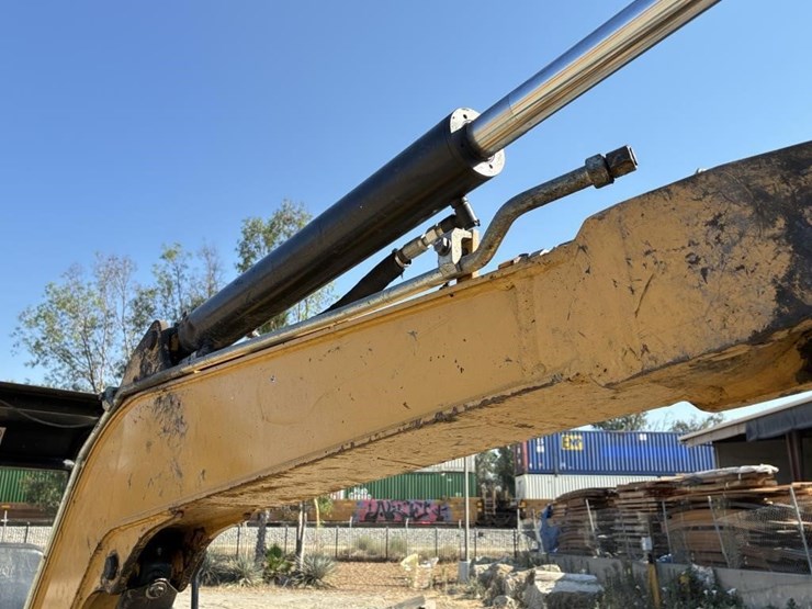 2014-caterpillar-304e2-cr-image-7