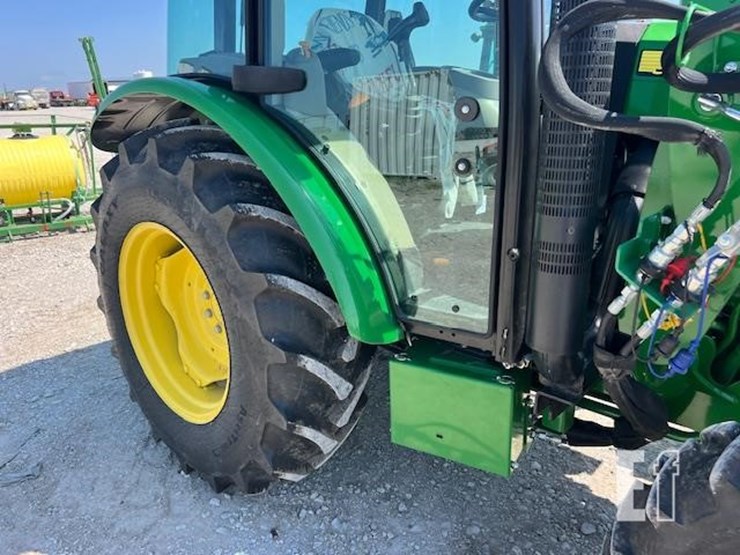 2021-john-deere-5075e-image-22