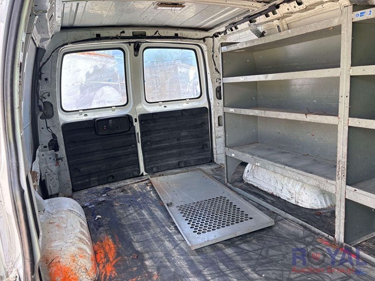 2003-chevrolet-express-1500-image-22