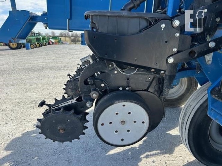 2014-kinze-4900-image-25