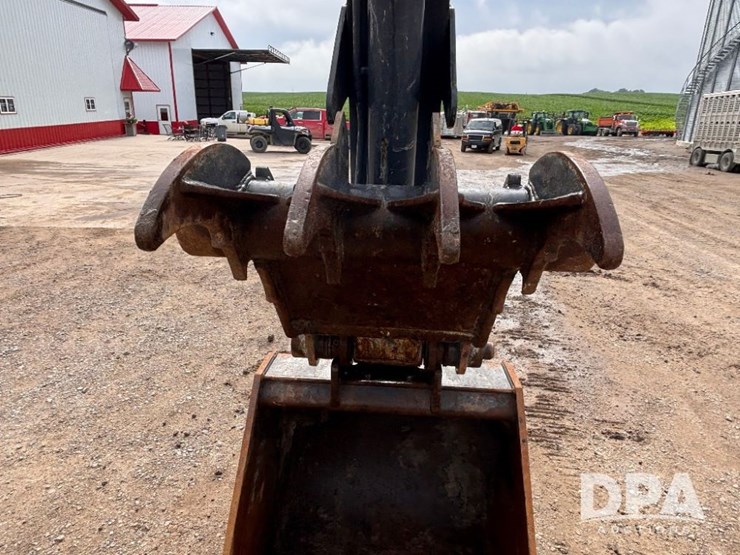 2012-deere-135d-image-21