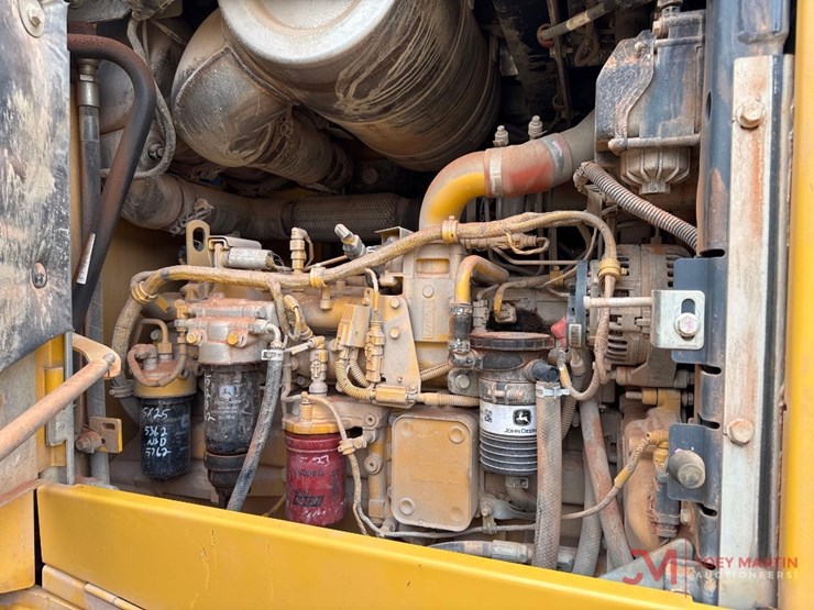 2016-deere-544k-image-10