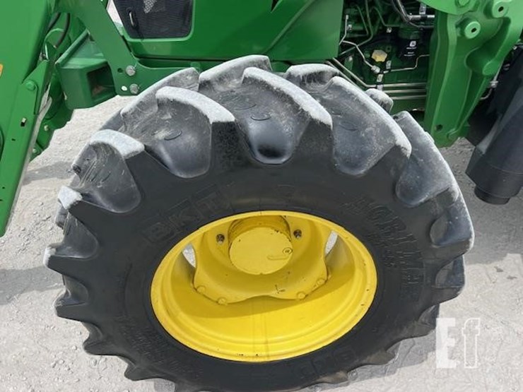 john-deere-6105d-image-35