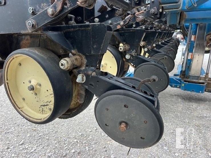 kinze-2600-image-18