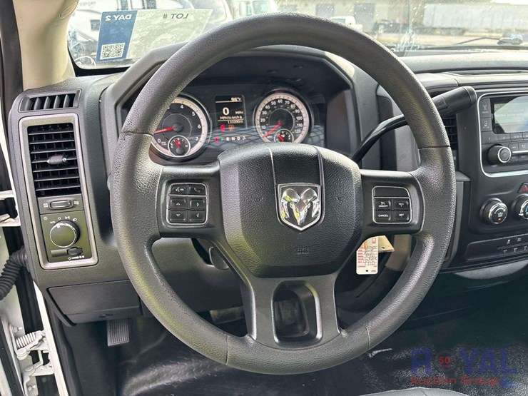 2018-ram-3500-reading-service-truck-with-liftgate-image-13