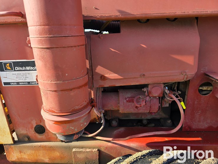 ditch-witch-2300-image-11