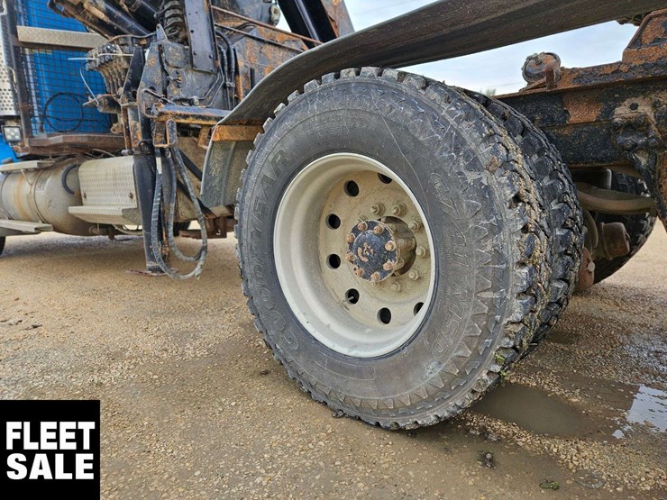 2000-kenworth-t800-image-28