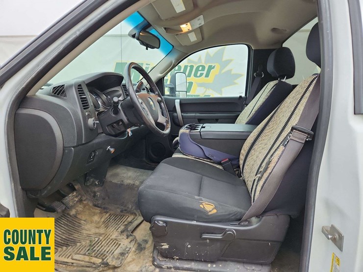 2014-chevrolet-silverado-2500hd-lt-image-8