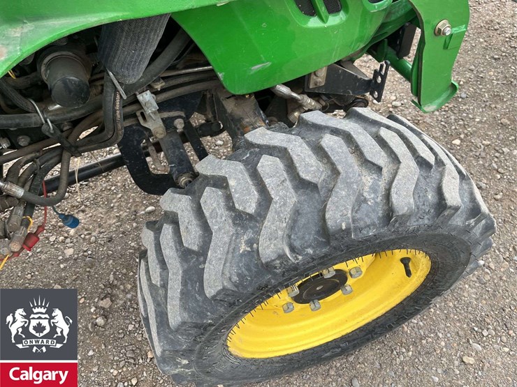 2011-john-deere-3520-image-15