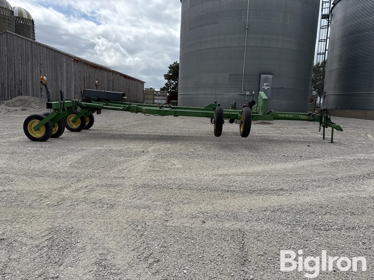 john-deere-7200-image-4
