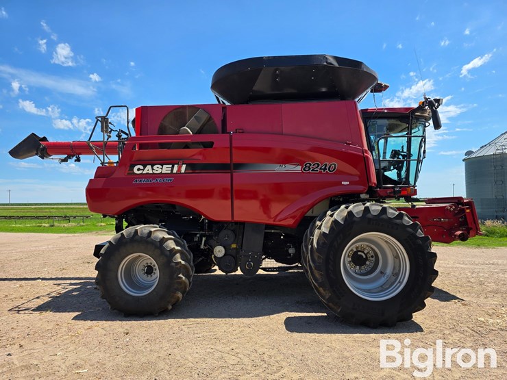 2016-case-ih-8240-image-4