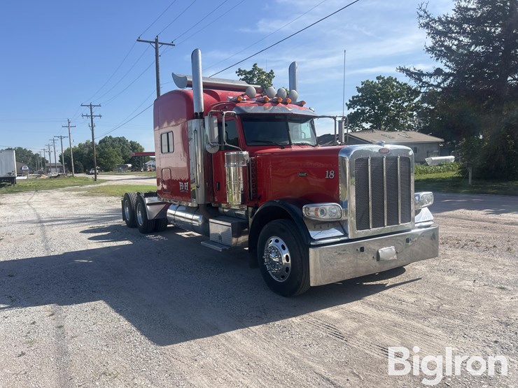 2008-peterbilt-389-image-3