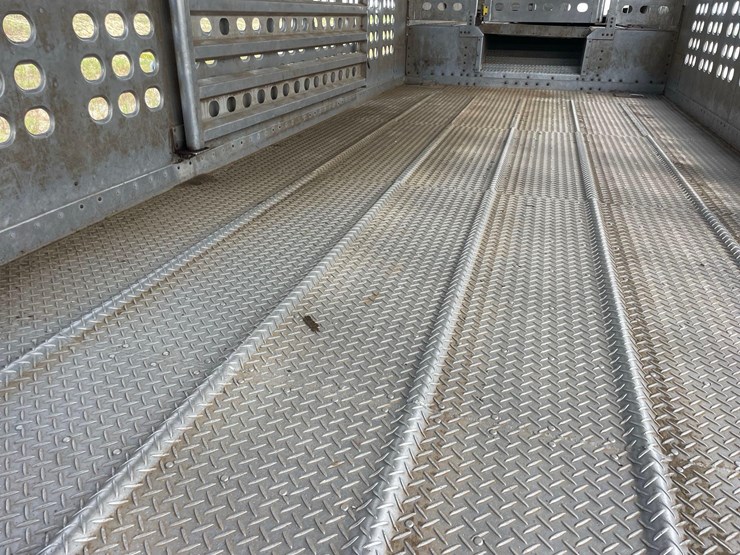 2021-eby-livestock-trailer-image-80