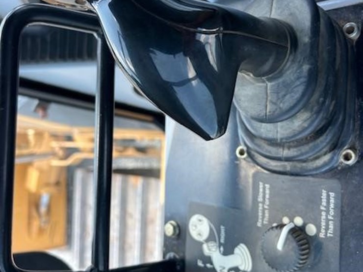2000-deere-750c-lt-ii-image-31