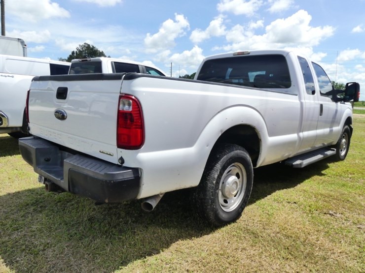 2013-ford-f250-xl-image-3