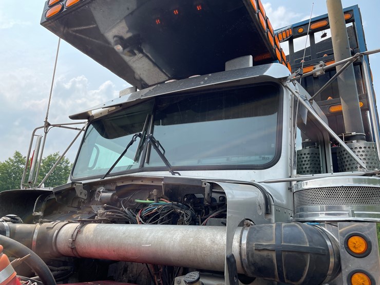 2005-kenworth-t800-image-72