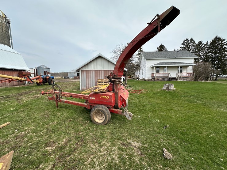 new-holland-790-image-9