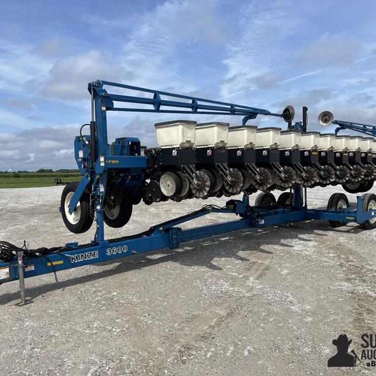 2009 KINZE 3600