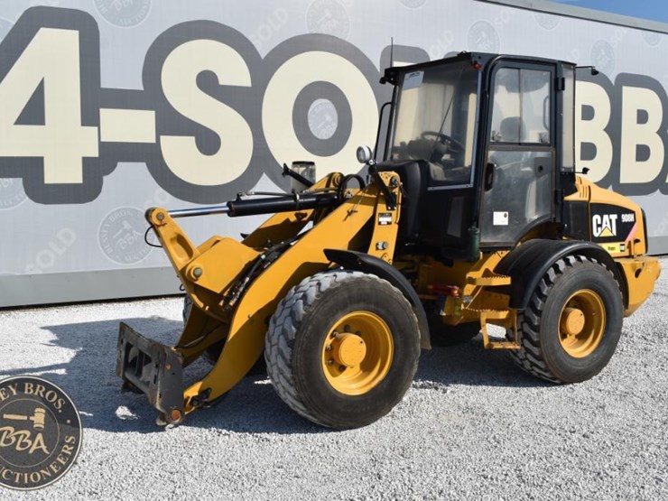 2011-caterpillar-908h-image-3