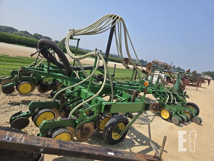 john-deere-7000-image-11