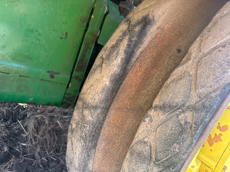 2000-john-deere-8410t-image-11