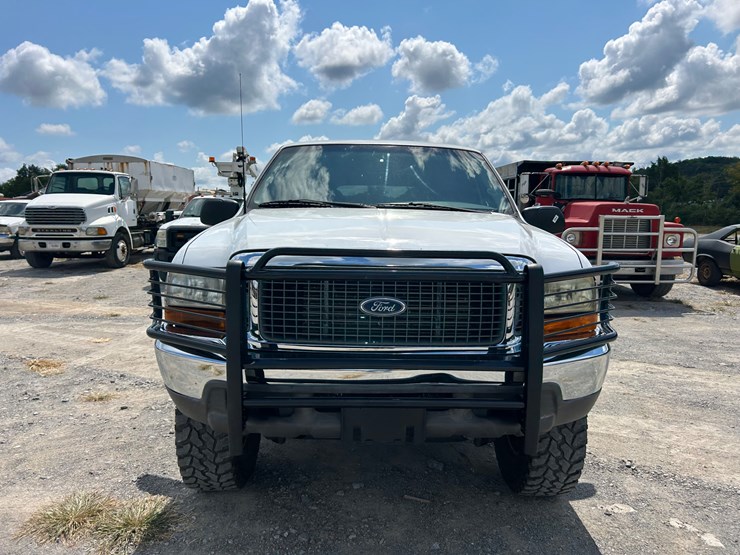 2000-ford-excursion-image-5