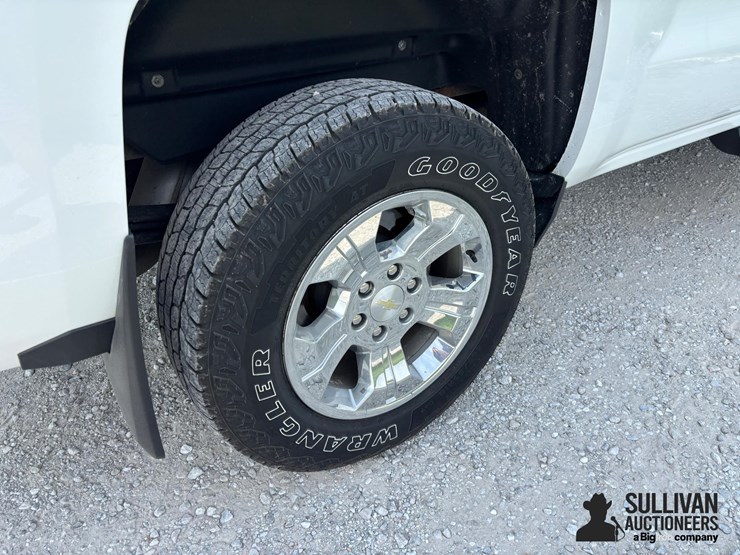 2018-chevrolet-1500-image-16
