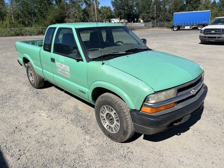 1998-chevrolet-s10-image-2