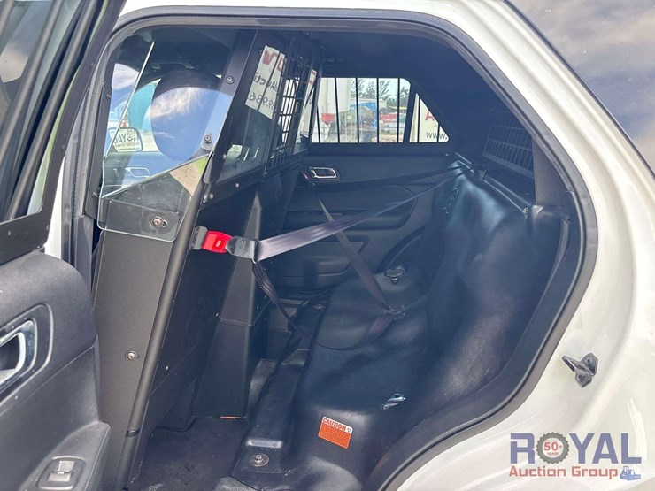 2018-ford-explorer-image-14