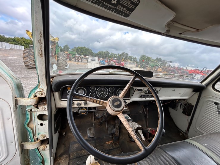 ford-700-image-10