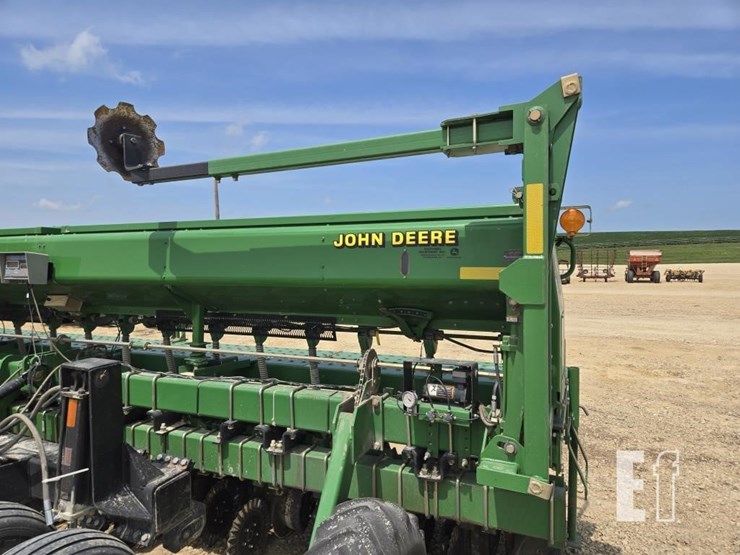 2001-john-deere-1530-image-13