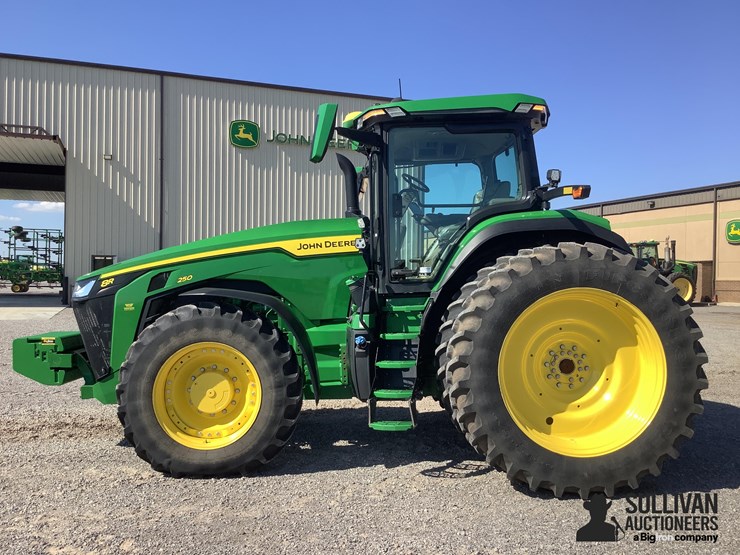 2023-john-deere-8r-250-image-8
