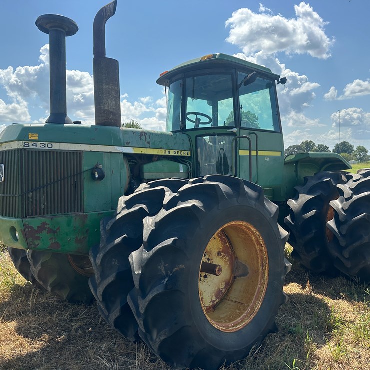 1976 JOHN DEERE 8430
