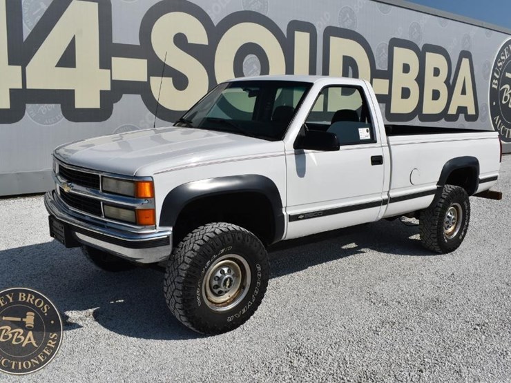 1999-chevrolet-3500-image-2