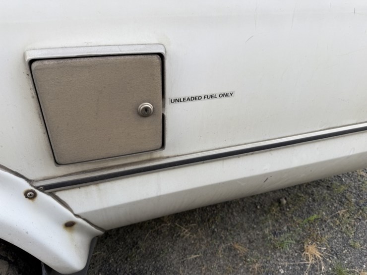 2010-ford-e450-image-11