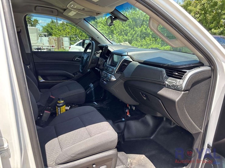 2019-chevrolet-tahoe-image-23
