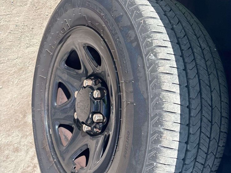 2019-chevrolet-tahoe-image-24
