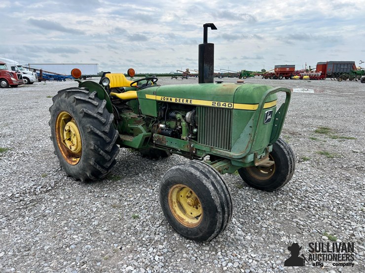 john-deere-2640-image-3