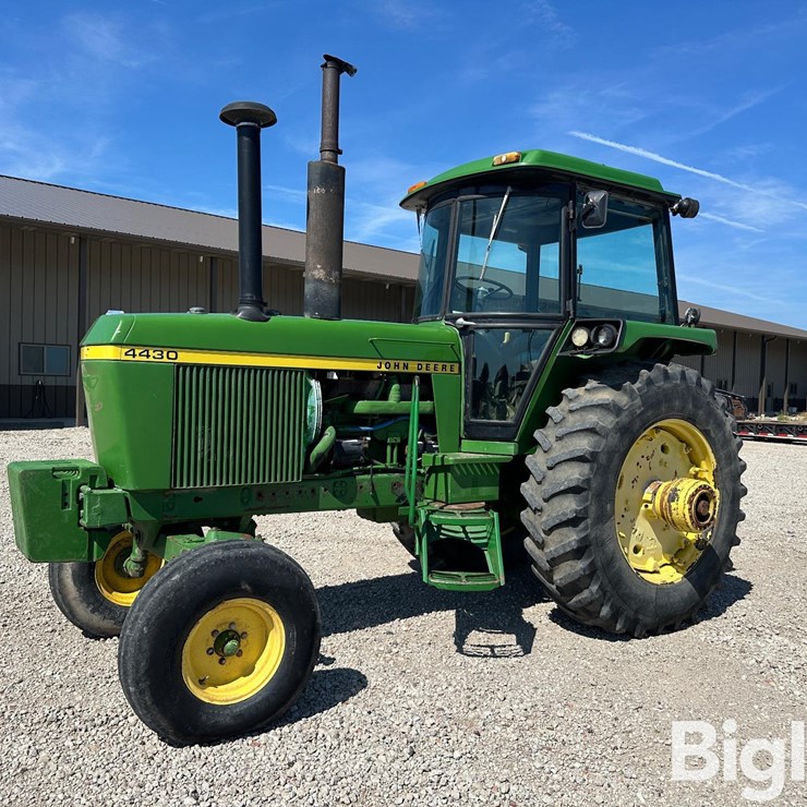 1976 JOHN DEERE 4430