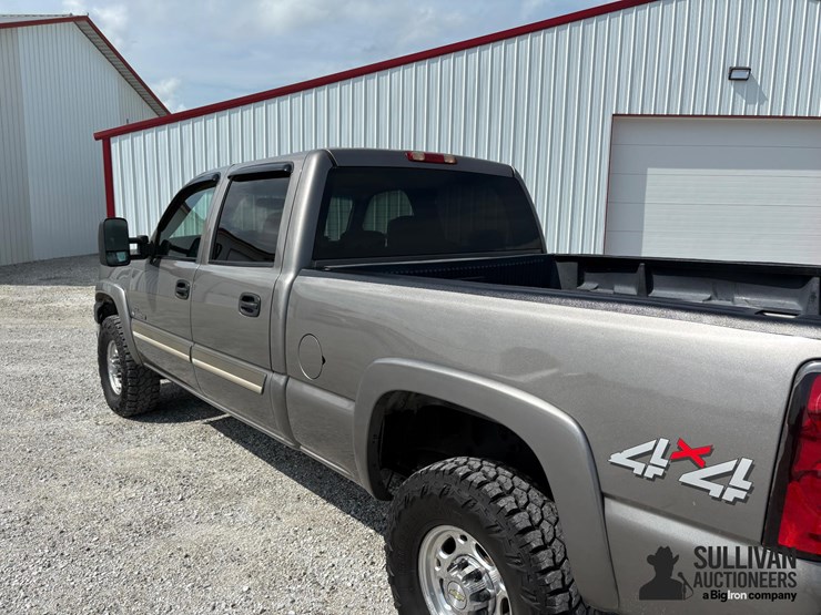 2006-chevrolet-silverado-2500hd-image-10