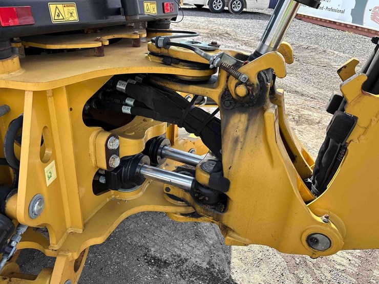 caterpillar-420f2-image-12