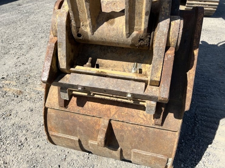 caterpillar-330b-image-11