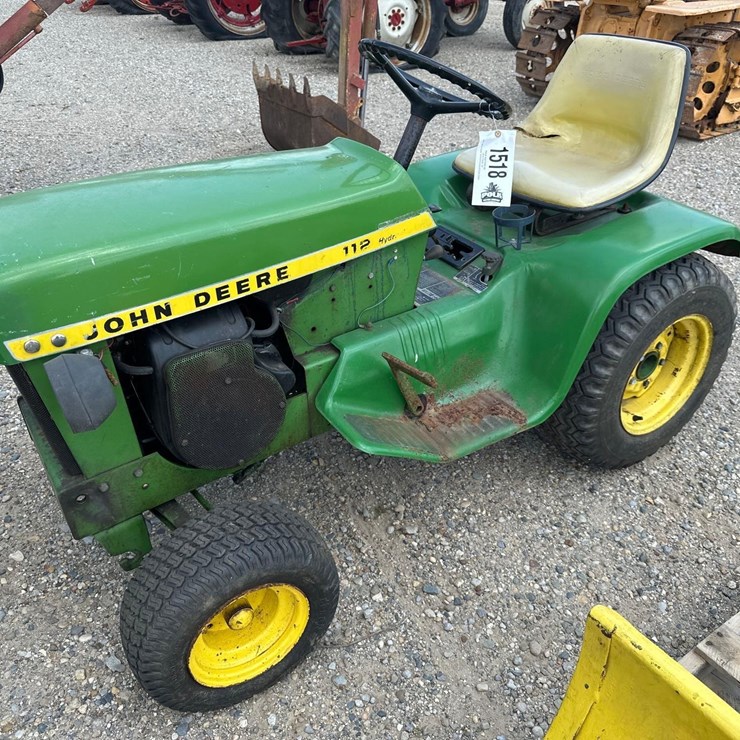 JOHN DEERE 112