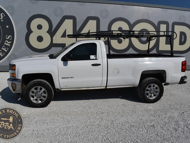 2015-chevrolet-silverado-2500hd-image-7