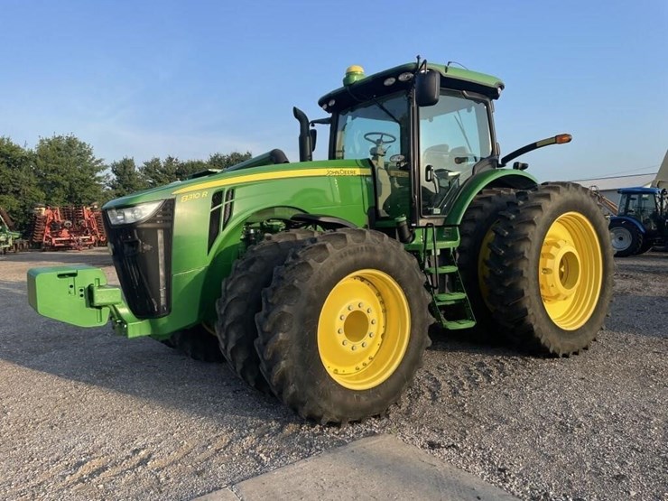 2011-john-deere-8310r-image-2