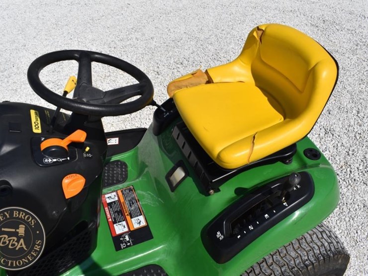 john-deere-102-image-25